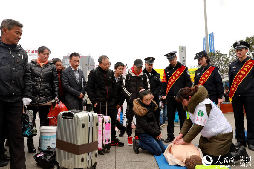 ���F�վ���������c־Ը���_չ�����t��֪�R�̌W���S� �z