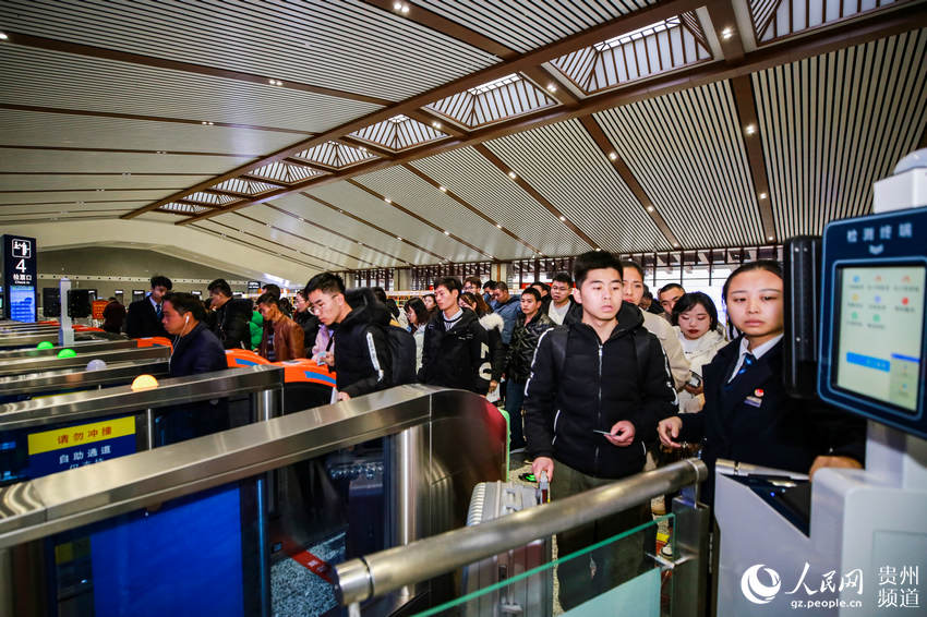 �������Fվ�ׂ����\���˿�����Mվ�������A �z