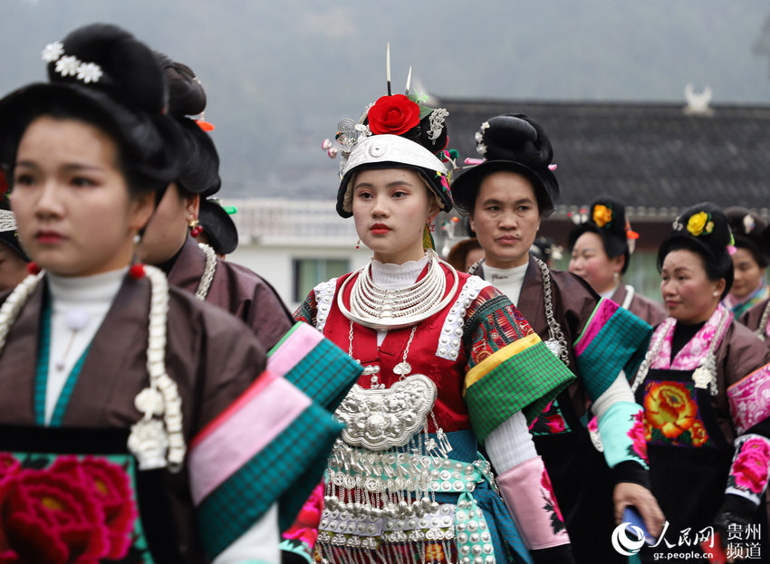 1��13�գ����F��ʡ��կ�h�d��悷������J���ã�����ʢ�b������ͬ���ښg���J���衣 