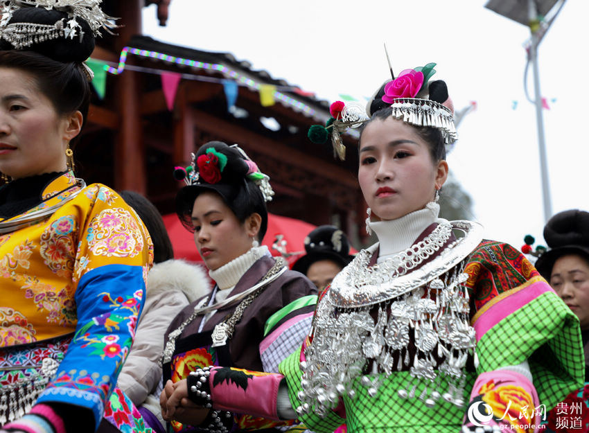 1��13�գ����F��ʡ��կ�h�d��悷������J���ã�����ʢ�b������ͬ���ښg���J���衣 