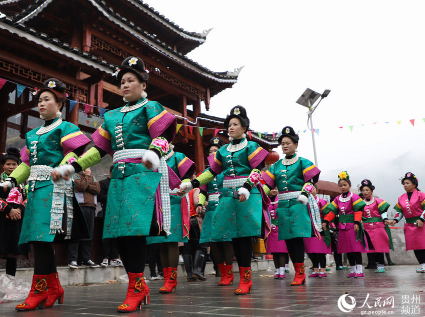 1��13�գ����F��ʡ��կ�h�d��悷������J���ã�����ʢ�b������ͬ���ښg���J���衣 