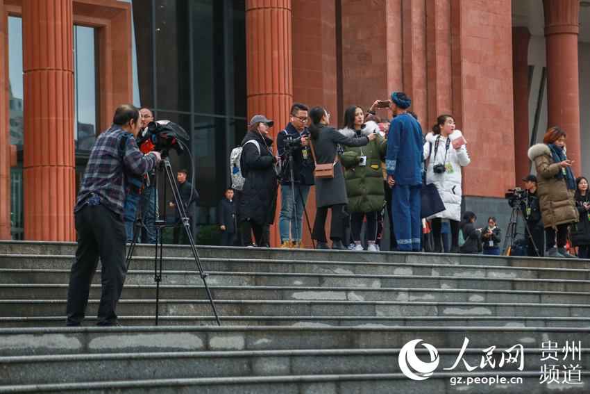 �����⣬ý�wӛ�����ڲ��L����ί�T��Ϳ�� �z