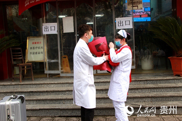 �ɷ���̩�ǽo�T��¶��õ�廨