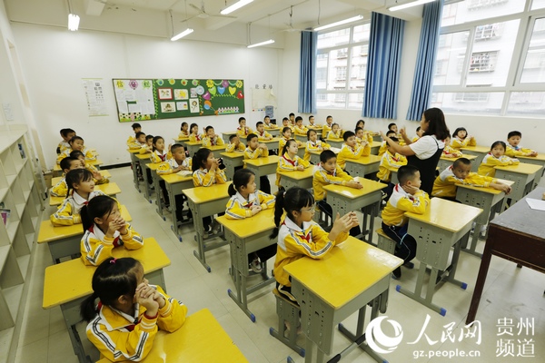 5��25�գ����F��ʡǭ�|���݄��ӿh���PһС�Ľ��҃����̎��ڽo�W�����_�W��һ�n��