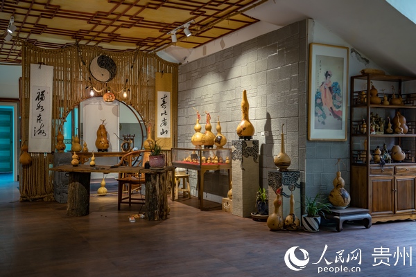 ����A�ĺ��J�C��չ�d��Ϳ�� �z