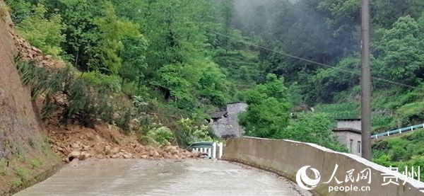 �½��h��(w��n)ƺ�(zh��n)����庣Ϫ�Ͻ�ͨ����ʯ����ࡣ������ �z