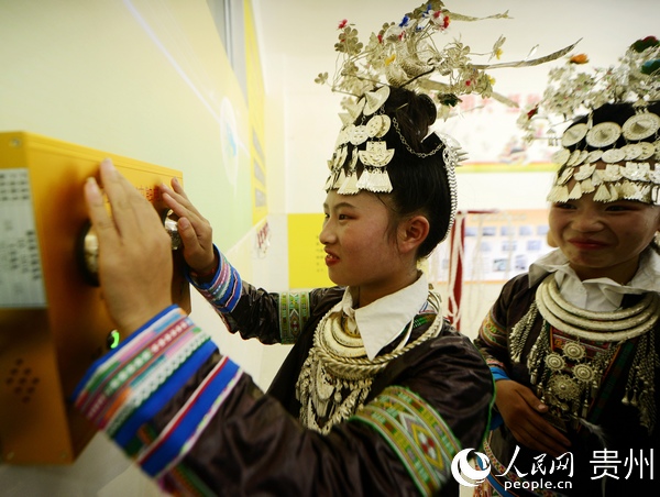 6��22�����F��ʡ늙C���̌W�����Ϸ�늾W�F�ݹ�˾���M�Ž��h�d�A�l������С�_չ������ջ�ӣ�һ���W���w�ģ�M�}�_�|늡��������� �z��