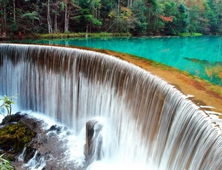 ��С�߿��P����ɫ�������ί�����D            �F�ݳ����߳�һ�l���ήa�I�s����Խ��·          9��21�գ���ʮ����F�����ήa�I�lչ��������º��Q���ðl��������ڱP����������_�������Ƅ����ήa�I�D�Ͱlչ���������Ώ�ʡ������Óؚ���Ժͽ������|���lչ����Ҫƽ�_���F���ðl����ѳɹ��e�kʮ��ã���u�γ��e�kһ���ðl���������һ�����ξ�Ʒ������һ�ؽ����lչ����Чģʽ�������߳�һ�l���ήa�I�s����Խ����·��    �^��ֱ׷���F�����ΘI���m����ʽ���L���c2006����ȣ��F��ȫʡ�Ӵ��ο��˴Ρ����ο�����քe���L22.9����30.8�������ΘI�ѳɞ���񽛝���Ҫ֧���a�I����     