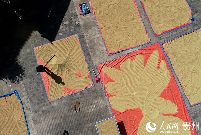 10��22�գ��������F��ʡǭ�|�����嶱�������ݵ�կ�h���{����{�����񵾹ȣ��o�˙C��Ƭ����