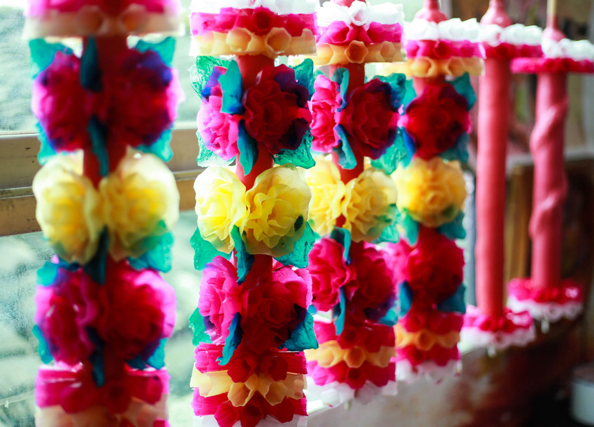 ɫ���r�G�Ļ��T����С���z