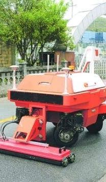 道路病害檢測(cè)機(jī)器人“上崗”