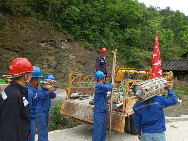 �ɲ�Ⱥ���e�O�Ծ�