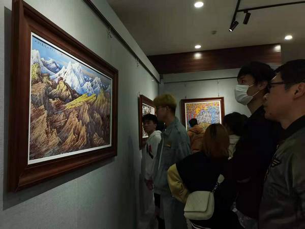 չ���F�����F�������W���D