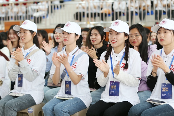 �cף����F����