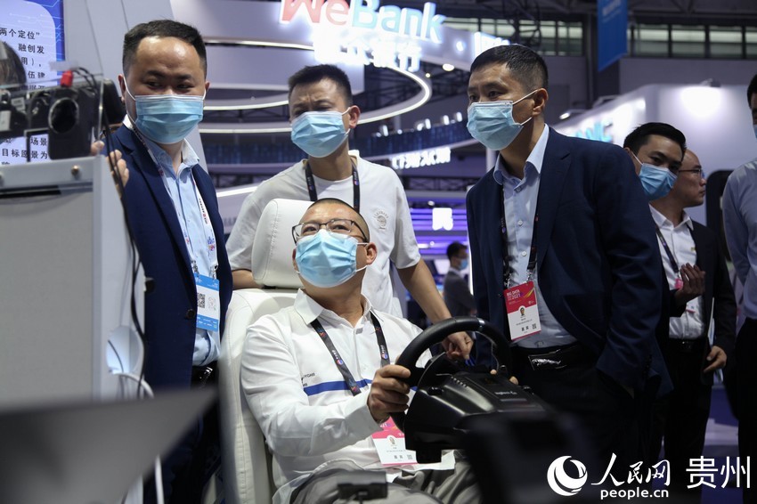 �^չ���e�w���܇���܈�ϵ�y������W ����z