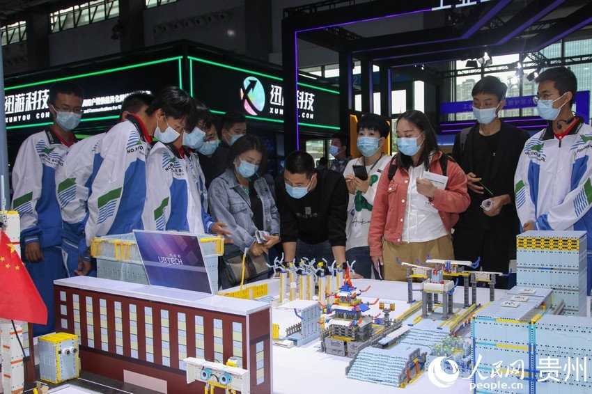 չ�^�ȵġ��ǻ�У�@��չ�^�ܵ��V���^չ�����Pע������W ����z