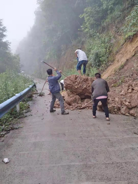 ˼���l(xi��ng)�ĽǴ��fɽ���l(xi��ng)�����d�v��ɲ���������ͨ��·��˼�����D