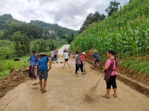 �YϪ�(zh��n)���ִ��l(xi��ng)�����d�v�幤���(du��)�M��Ⱥ������·�ϡ�˼�M���D