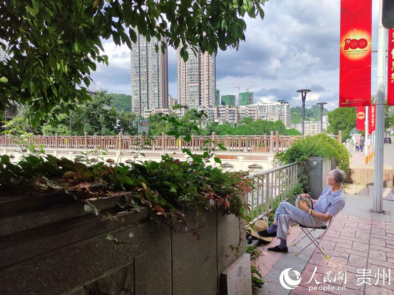 ӵR·e СL~W ƽܔz