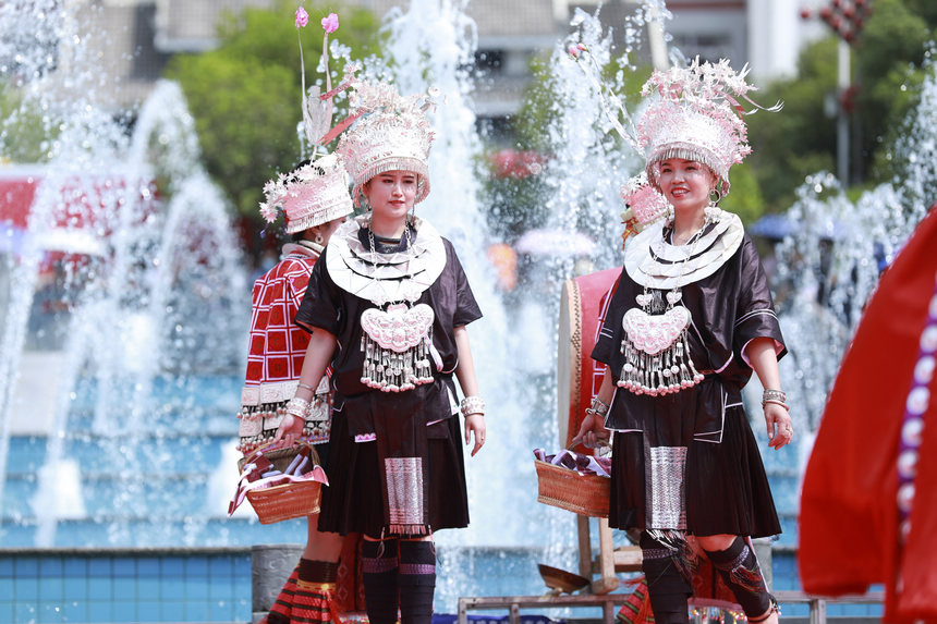 7��15�գ�����Ⱥ�������F��ʡ���ӿh�������������������ݡ�����ϔz