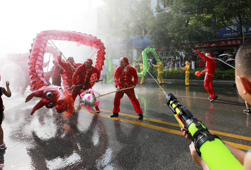 7��15�գ�����Ⱥ�������F��ʡ���ӿh����������ˮ��Ѳ�λ�ӡ�����ϔz