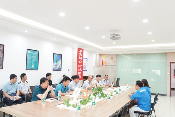 稅務(wù)總局黨史學(xué)習(xí)教育第五巡回指導(dǎo)組、省、州稅務(wù)局領(lǐng)導(dǎo)到華潤雪花啤酒(黔東南)有限公司進行走訪問需。楊文攝