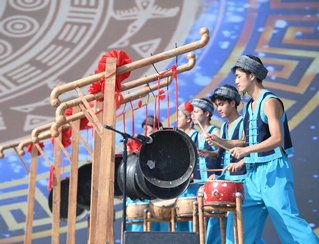 ��ӬF�����D���F��ʡ�����W���ṩ             �F�ݲ����塰���¹���ϵ�л�����F��e��          7��24����25�գ����F��ʡ�����W�����k�ġ������Ї��t�����Ʋ����{�����������¹���ϵ�л�����F�ݲ����Ļ�����@�e�У����Ա������V�������ϡ��Ĵ����V�|�ȵصļ��e����F�ݣ���ͬ�cף���������¹�����    �r�v���³����ǲ�������y�������^��¡�صĹ��գ��h�Z���׷Q�����������������Z�Q������������顰���¹������S�಼����ͬ���Q��顰С�ꡱ������ѳɞ鲼�����һ���Ļ���Ƭ����     