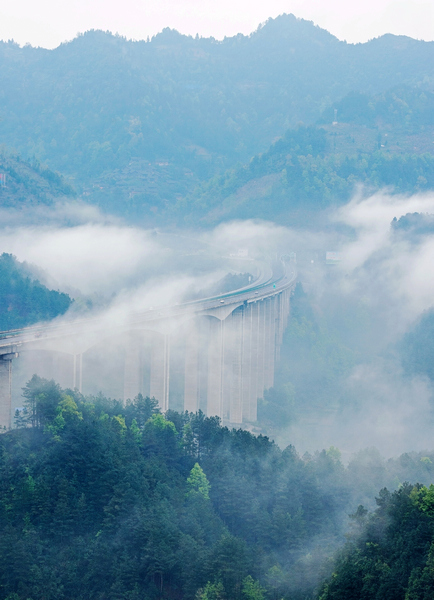 廈蓉高速公路。貴州省交通運輸廳供圖