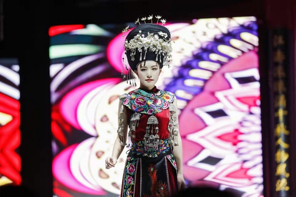 “苗繡+錦繡計劃”展演現(xiàn)場。