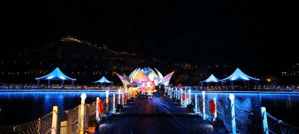 紅水河歡迎您。