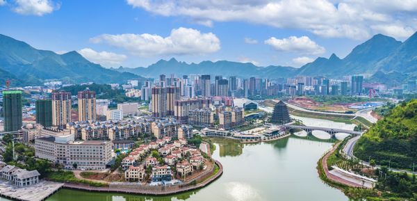 陽光羅甸。張良靜攝