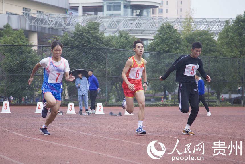 F(yng)I(y)g(sh)W(xu)ԺeУ@\(yn)(dng)(hu)W(xu)УW(xu)eOcِܲW(wng) ܔz