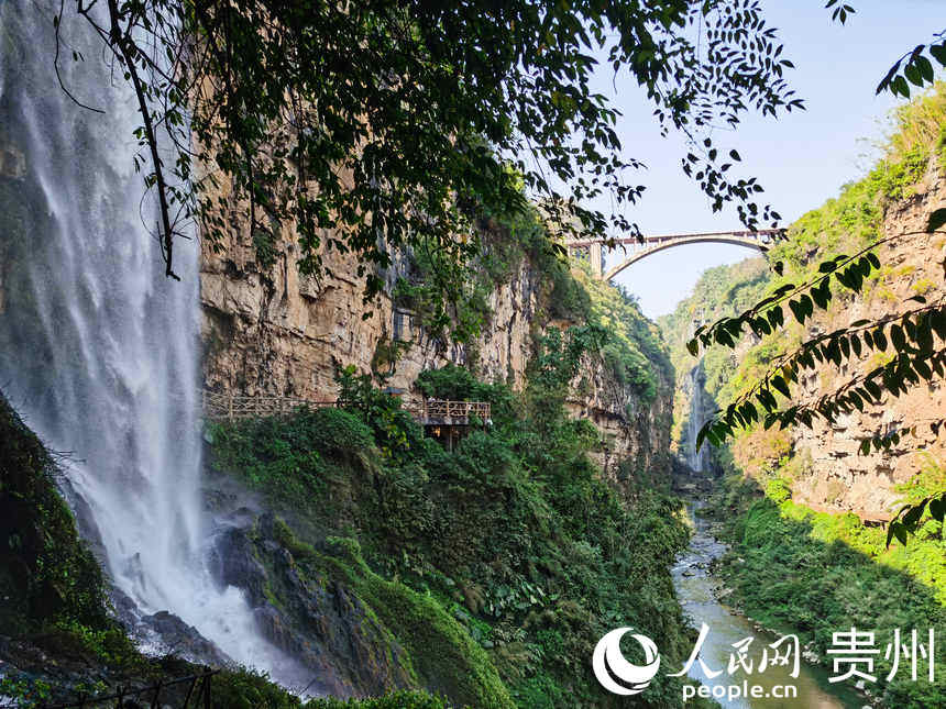 興義馬嶺河峽谷。人民網 陳晶晶攝