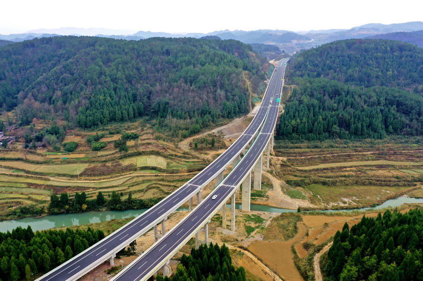 江玉高速公路葉家河大橋。 中交第四公路工程局有限公司供圖