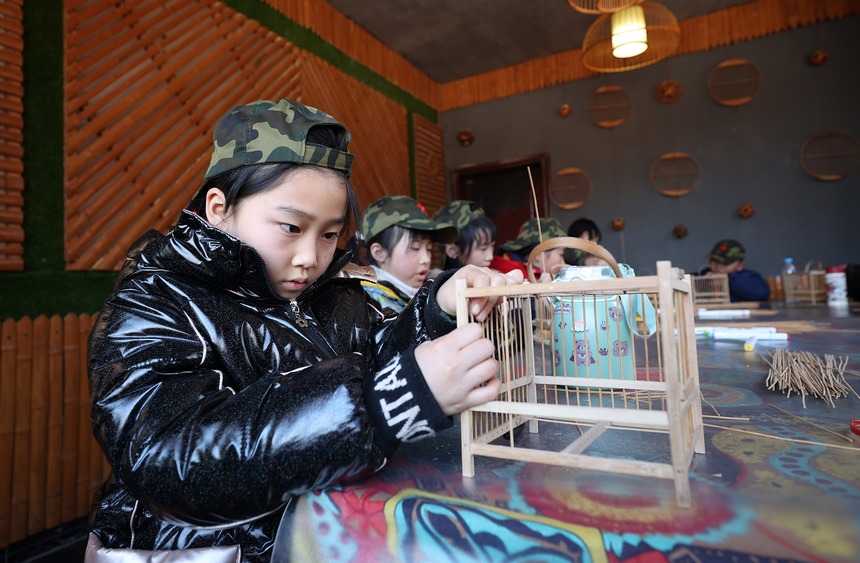 1��19�գ�С�������F��ʡ��կ�h��Ȫ�(zh��n)�������B�\������ˇ���z����(x��)���W(xu��)��(x��)�����B�\��