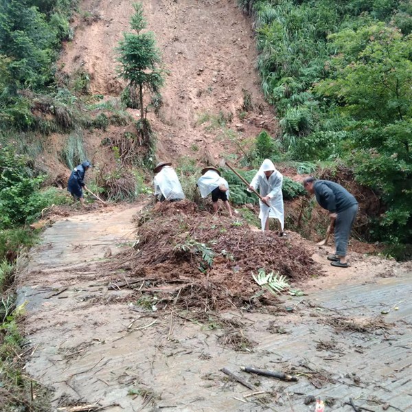 茅貢鎮臘洞村至樟洞村路段(地捫至弄凸)。