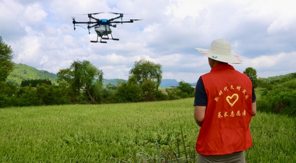獨山：無人機“飛防” 提高水稻抗病抗旱率