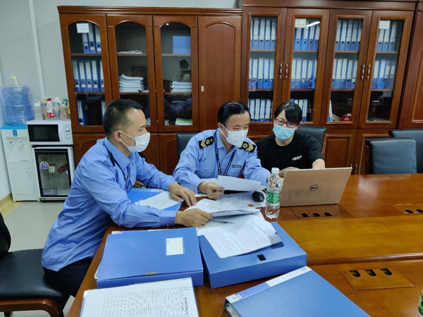 對(duì)貴州安康醫(yī)學(xué)檢驗(yàn)中心進(jìn)行督查。