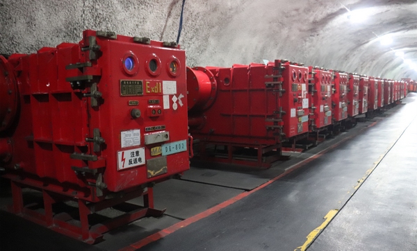 大方縣小屯煤礦井下二級變電系統。周訓貴攝