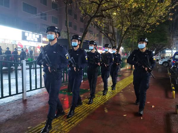 巡邏防控。