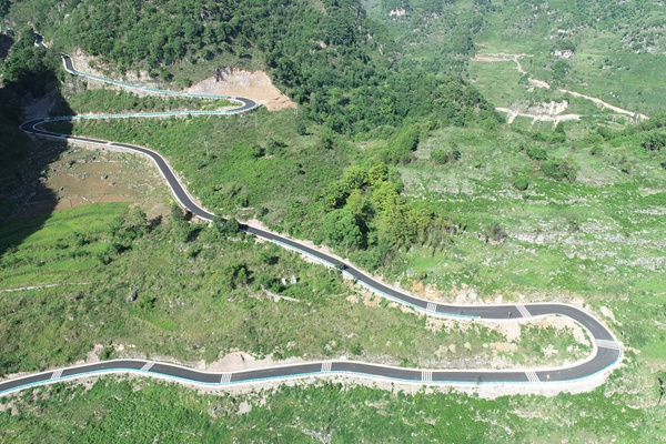 提升改善后的縣鄉公路。受訪單位供圖