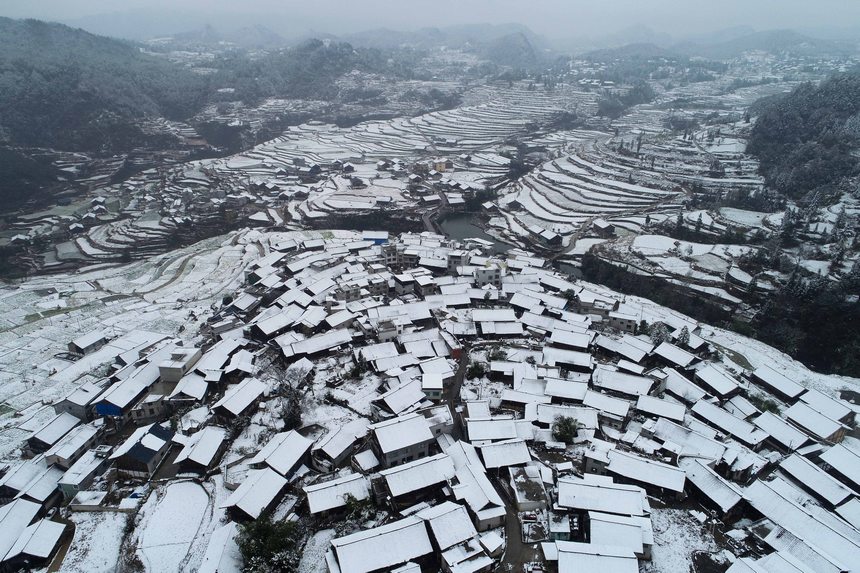 五一村雪后景色（無人機照片）。楊勝賢攝