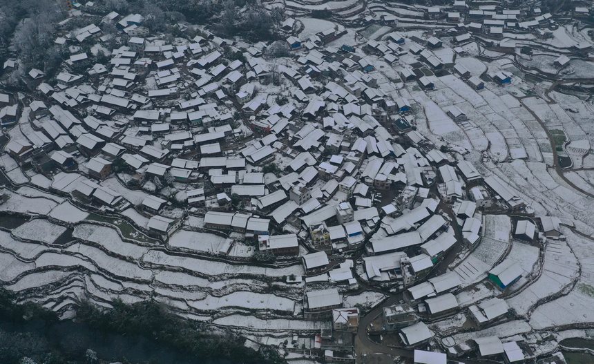 五一村雪后景色（無人機照片）。楊武魁攝