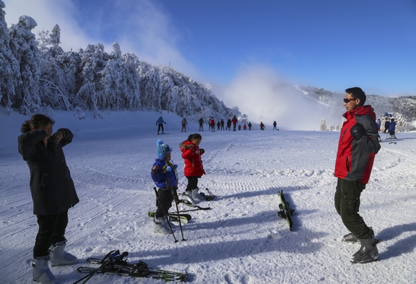 玉舍雪山滑雪場。聶康攝