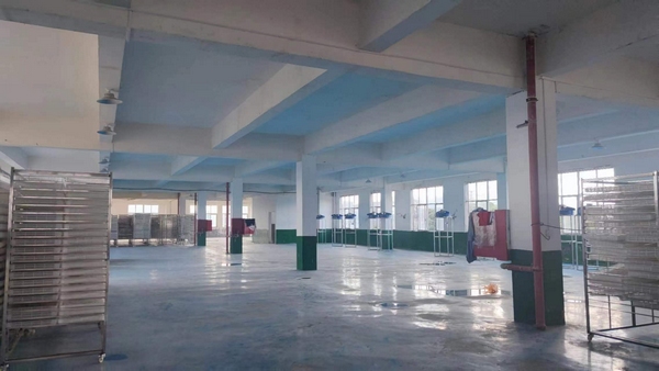 大方縣經開區合曜電子壓鑄生產線。譚波攝