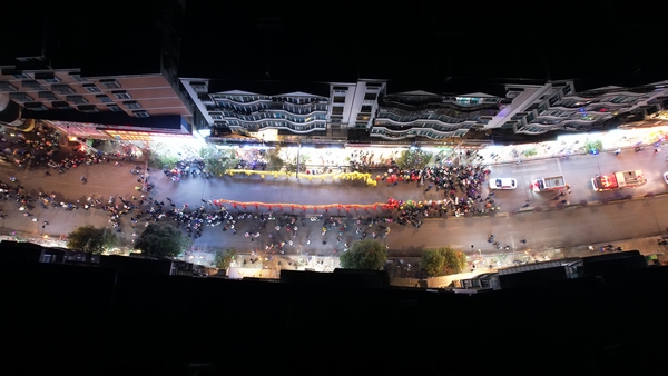 1月30日，貴州省大方縣縣城舞龍活動航拍。李靈攝