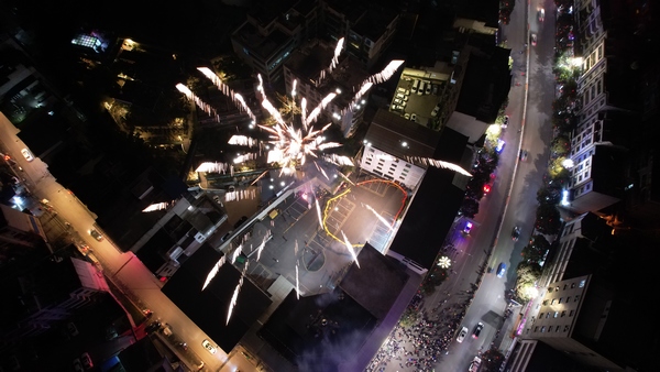 1月30日，貴州省大方縣縣城舞龍活動航拍。李靈攝