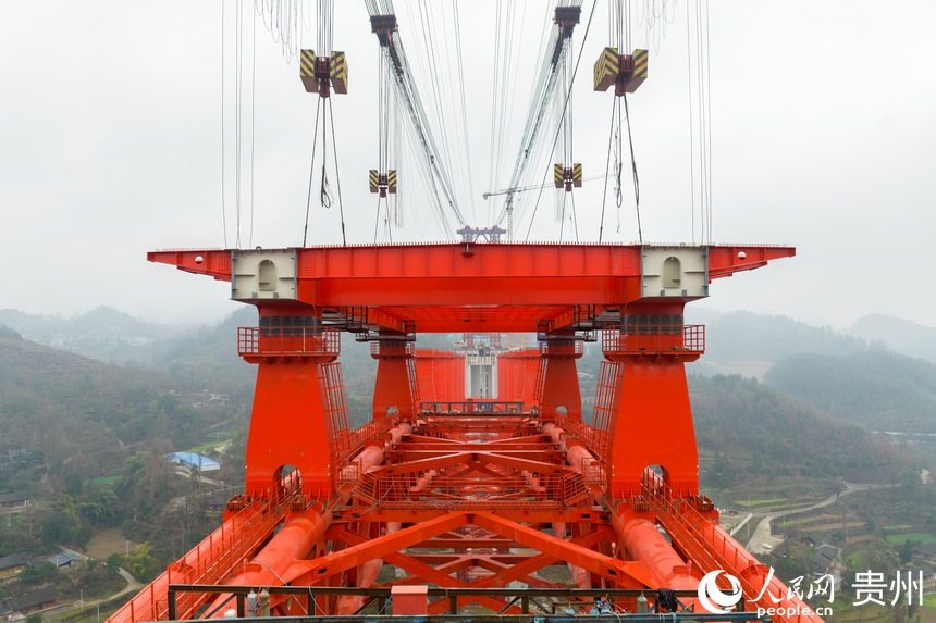 德余高速烏江特大橋施工現場。人民網記者 涂敏攝