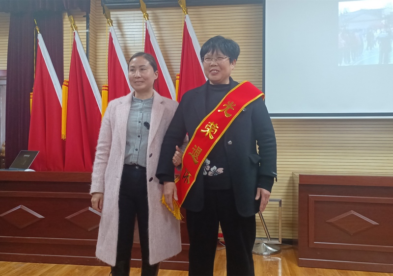 榮休儀式上的羅毅老師。(譚勇 攝).jpg