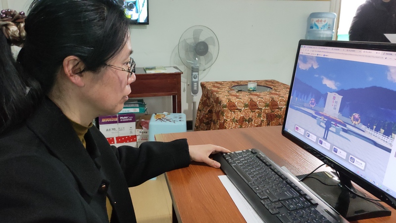 3月15日,大方縣黃泥塘中學(xué)教師分別開展網(wǎng)上祭英烈活動。(吳守良 攝).jpeg